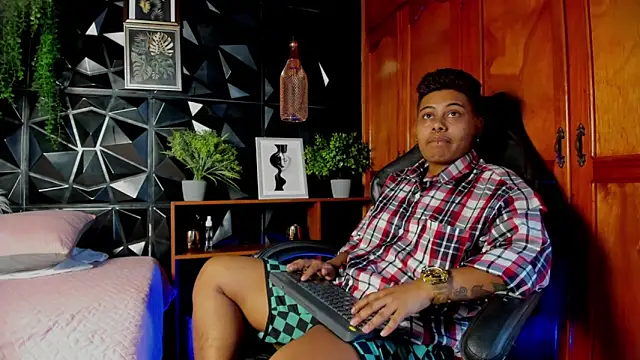 Noha  scott online show from April 2026 02:37:02 PM