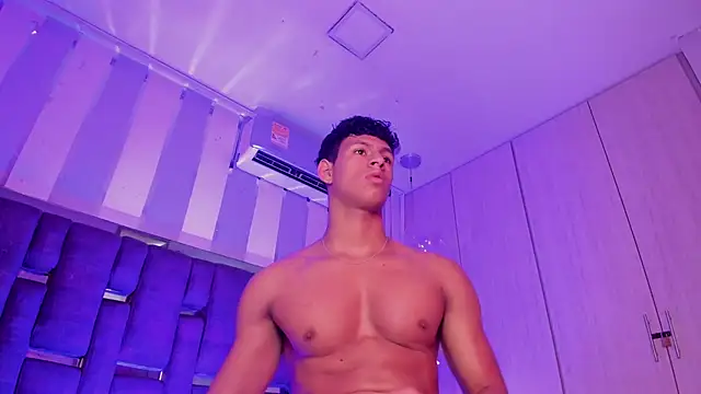 Snapshot of DomenicoRey chatting on February 2026 12:16:01 PM DomenicoRey online show from February 2026 12:16:01 PM