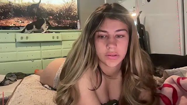 TheLexiLuvvr online show from February 2026 10:19:02 PM