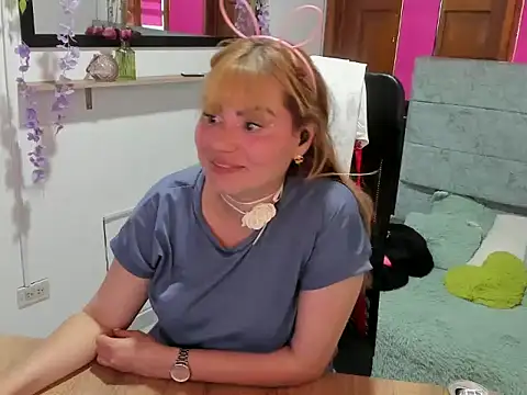 Julieta star  online show from March 2026 08:08:02 PM