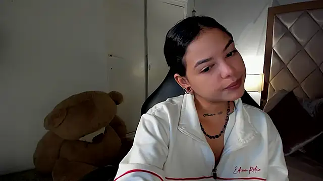 dulce lyraa1 online show from June 2026 04:11:01 AM