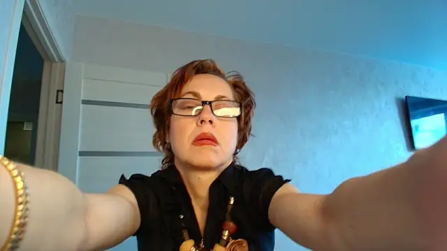 LioraWeiss online show from April 2026 09:35:02 AM
