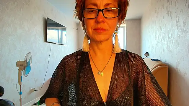 LioraWeiss online show from May 2026 07:17:01 AM