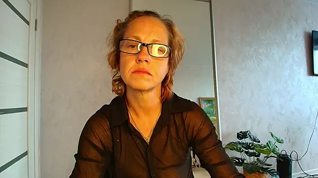 Snapshot of LioraWeiss chatting on July 2026 12:22:01 PM LioraWeiss online show from July 2026 12:22:01 PM
