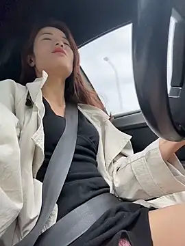 Snapshot of Mia-lp chatting on April 2026 02:06:01 AM Mia-lp online show from April 2026 02:06:01 AM