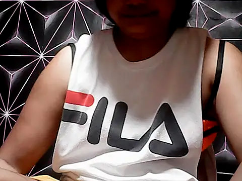 Snapshot of Flowerbebe chatting on May 2026 07:21:01 PM Flowerbebe online show from May 2026 07:21:01 PM