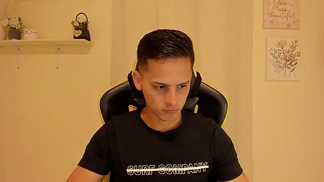 sexy andres01 online show from May 2026 06:57:01 PM