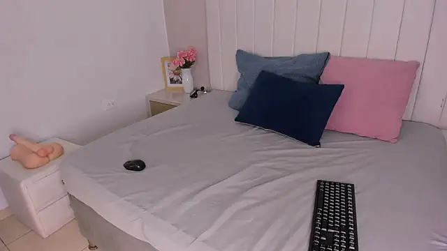 sophia walkett  online show from June 2026 02:44:02 PM