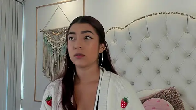 Snapshot of Sara_funy chatting on June 2026 11:34:01 AM Sara funy online show from June 2026 11:34:01 AM