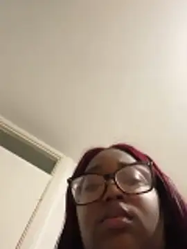 Snapshot of sweetzberri2 chatting on February 2026 07:04:02 PM sweetzberri2 online show from February 2026 07:04:02 PM