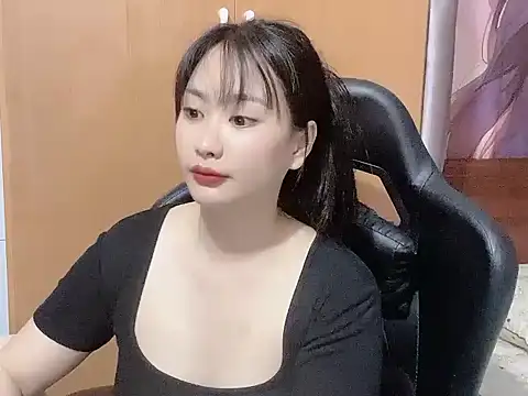 Sunny2868 online show from April 2026 04:32:01 AM