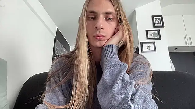 Snapshot of mi_chyort chatting on February 2026 01:12:02 PM mi chyort online show from February 2026 01:12:02 PM