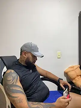 Snapshot of DavyWalker chatting on February 2026 04:02:02 AM DavyWalker online show from February 2026 04:02:02 AM