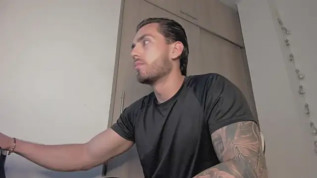 Axel  Blaze online show from April 2026 12:16:02 PM