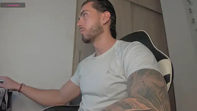 Axel  Blaze online show from April 2026 12:41:02 PM