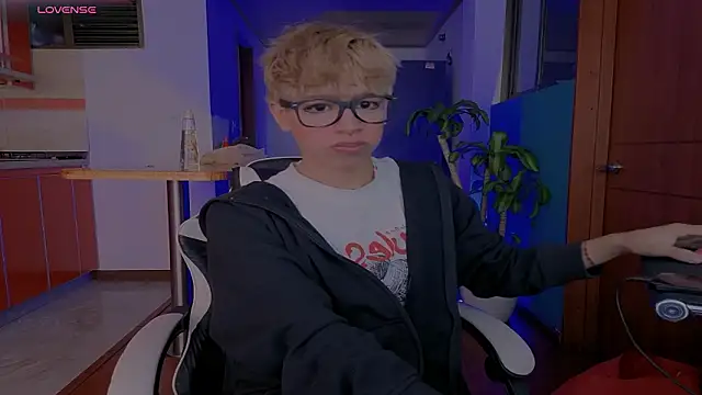 Snapshot of Ryan_sweet chatting on February 2026 01:43:01 PM Ryan sweet online show from February 2026 01:43:01 PM