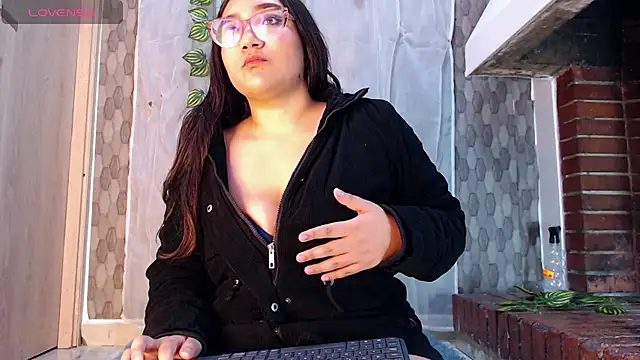 anyela donecm online show from March 2026 07:29:01 PM