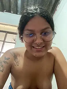 Snapshot of prettydall chatting on March 2026 04:42:01 PM prettydall online show from March 2026 04:42:01 PM