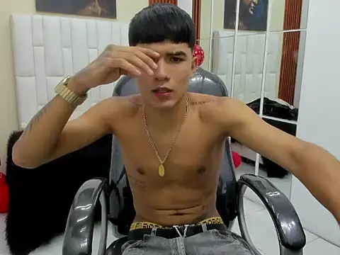 Snapshot of Thiago_collinss chatting on February 2026 10:33:01 PM Thiago collinss online show from February 2026 10:33:01 PM