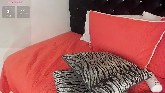 Snapshot of Chloe_rose_1 chatting on February 2026 12:20:02 AM Chloe rose 1 online show from February 2026 12:20:02 AM