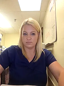 Snapshot of LadyB07 chatting on April 2026 04:24:02 PM LadyB07 online show from April 2026 04:24:02 PM
