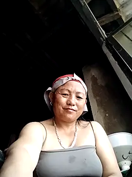 Snapshot of Lucie_Fuzk chatting on April 2026 01:48:01 AM Lucie Fuzk online show from April 2026 01:48:01 AM