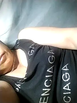 Snapshot of Lucie_Fuzk chatting on April 2026 09:15:02 PM Lucie Fuzk online show from April 2026 09:15:02 PM