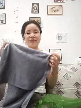 Ivy Trix2 online show from March 2026 12:38:01 PM