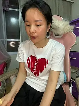 Ivy Trix2 online show from April 2026 02:11:01 PM