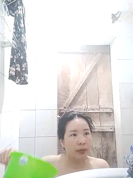 Ivy Trix2 online show from April 2026 02:56:01 AM