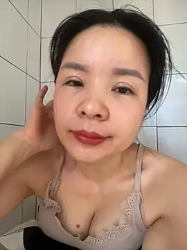 Ivy Trix2 online show from June 2026 01:18:02 AM