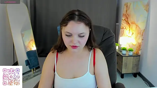 Snapshot of serinella_ chatting on June 2026 01:52:01 PM serinella online show from June 2026 01:52:01 PM