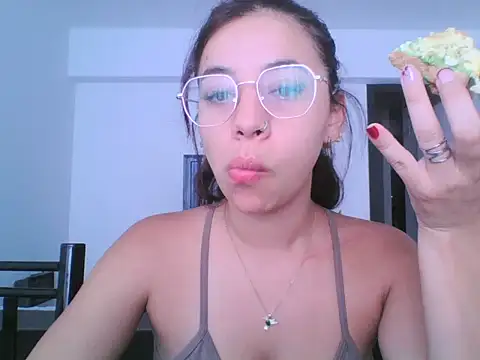 Nanuchis online show from February 2026 12:38:01 PM