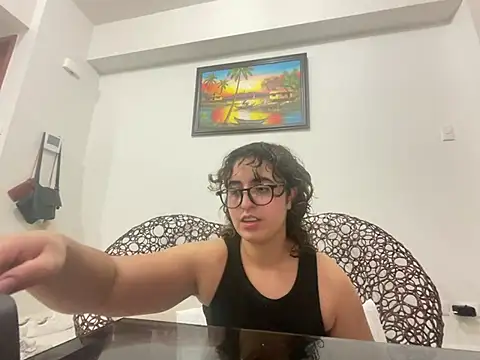 Snapshot of yassiestar chatting on February 2026 06:50:01 PM yassiestar online show from February 2026 06:50:01 PM