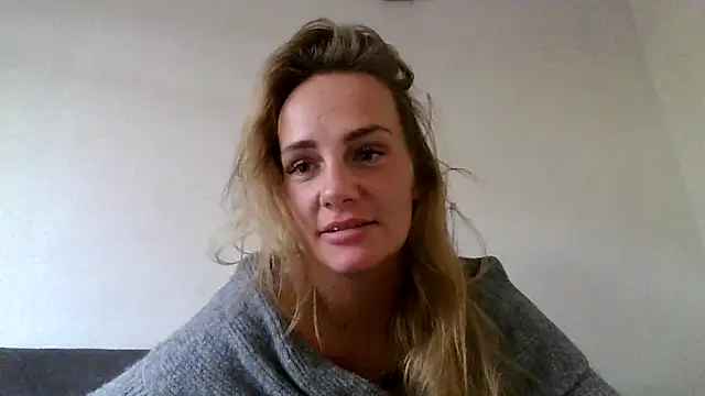 Snapshot of Lisanne30 chatting on February 2026 02:48:02 PM Lisanne30 online show from February 2026 02:48:02 PM