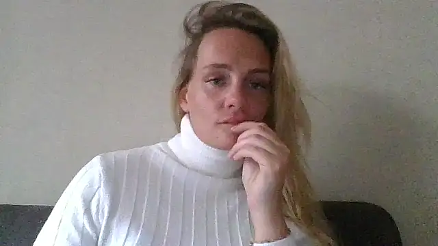 Snapshot of Lisanne30 chatting on February 2026 01:33:02 PM Lisanne30 online show from February 2026 01:33:02 PM