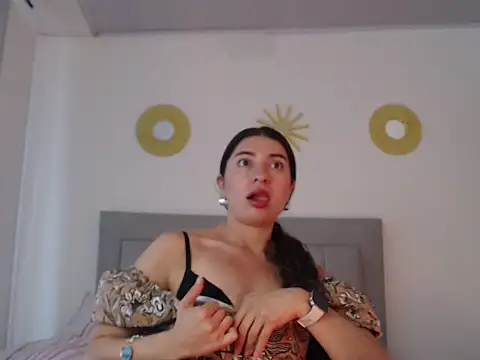 Julietaamado online show from April 2026 05:26:02 PM