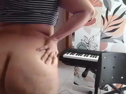 Snapshot of midsize_94 chatting on February 2026 03:32:01 PM midsize 94 online show from February 2026 03:32:01 PM