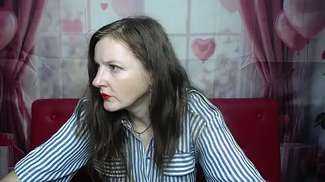 Snapshot of MeganPirs chatting on July 2026 05:01:01 AM MeganPirs online show from July 2026 05:01:01 AM