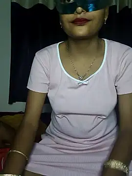 Snapshot of Sweet_Cpl_ chatting on May 2026 03:28:02 PM Sweet Cpl online show from May 2026 03:28:02 PM