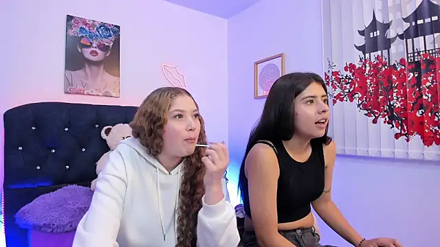 Snapshot of valeria_and_zoe chatting on March 2026 03:08:01 PM valeria and zoe online show from March 2026 03:08:01 PM