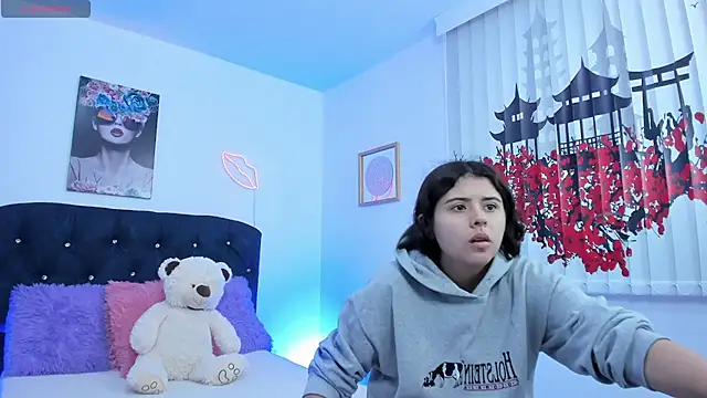 valeria and zoe online show from March 2026 03:01:02 PM