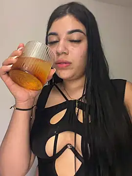 Snapshot of _Victoriarosse_ chatting on May 2026 09:17:01 AM Victoriarosse online show from May 2026 09:17:01 AM