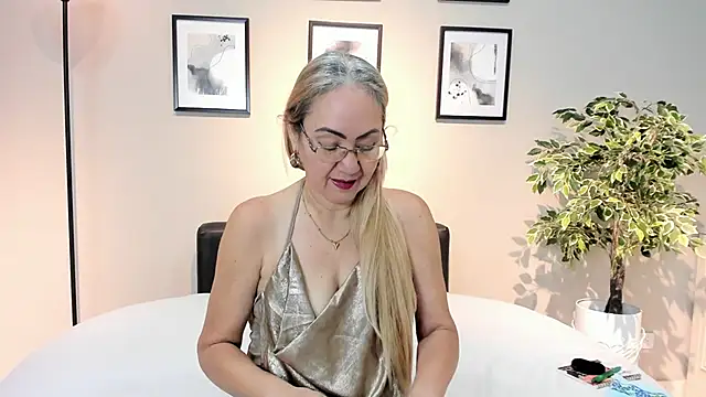 Victoria Firee online show from April 2026 12:06:01 PM