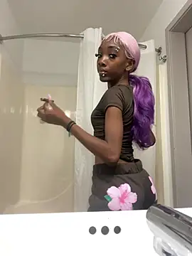 Snapshot of Loopsies chatting on June 2026 12:26:02 PM Loopsies online show from June 2026 12:26:02 PM
