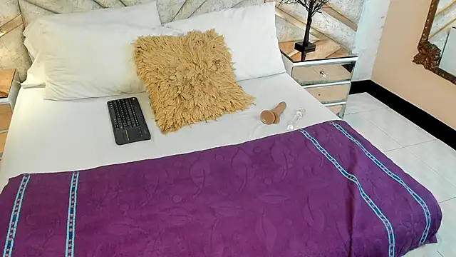 EmeelyMuller online show from March 2026 04:05:01 AM