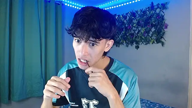 noah millerx online show from April 2026 05:01:02 AM