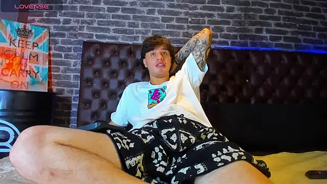 Snapshot of EXCLUSIVE8 chatting on March 2026 04:03:01 AM EXCLUSIVE8 online show from March 2026 04:03:01 AM