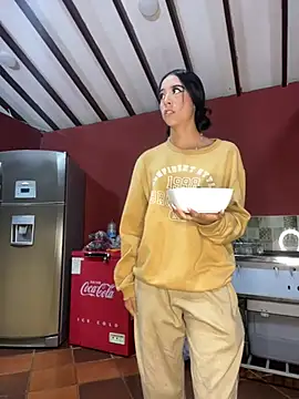 Snapshot of SAMY_AND_ARI chatting on April 2026 10:13:01 AM SAMY AND ARI online show from April 2026 10:13:01 AM