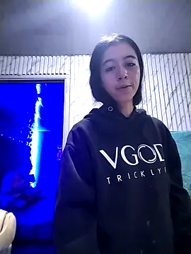 Snapshot of SAMY_AND_ARI chatting on April 2026 10:09:02 AM SAMY AND ARI online show from April 2026 10:09:02 AM